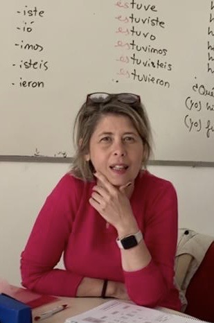 Carmen Madrid (Carmen Barrena) is an accredited examiner from the Instituto Cervantes, a DELE exam trainer for all levels, a Spanish teacher and author of books on the DELE B2 and DELE C1 and mystery readings for Spanish students.